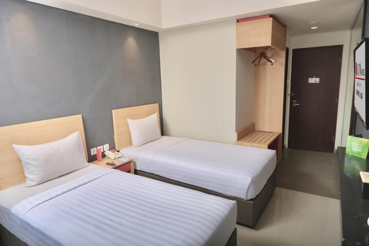 Hotel @Hom Semarang Simpang Lima Exterior foto