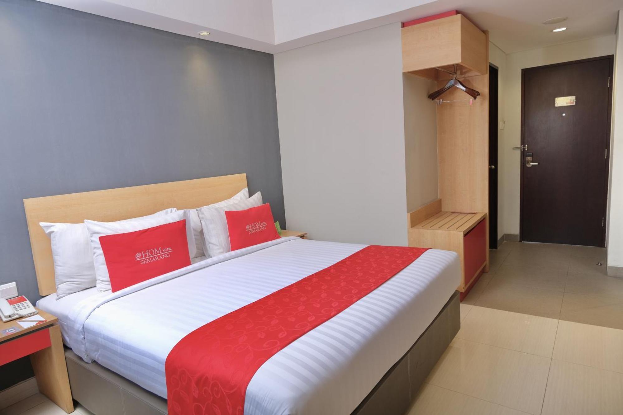 Hotel @Hom Semarang Simpang Lima Exterior foto