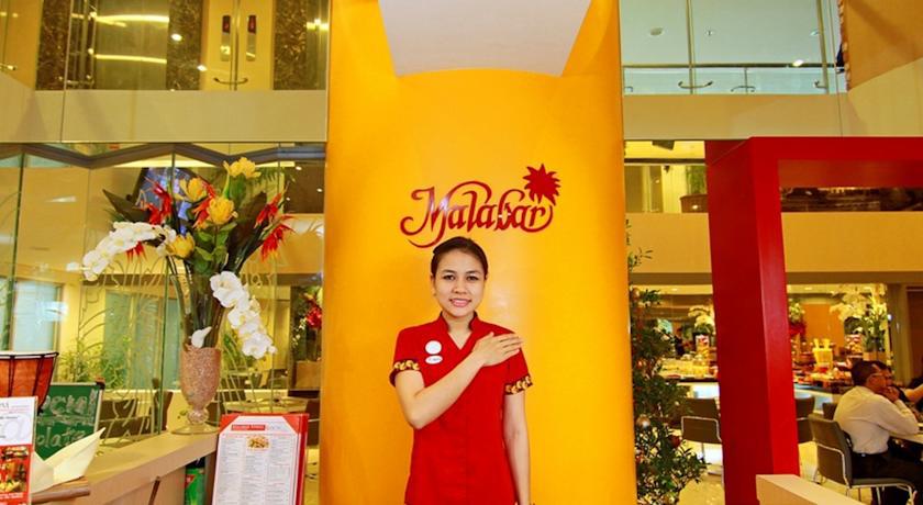 Hotel @Hom Semarang Simpang Lima Exterior foto